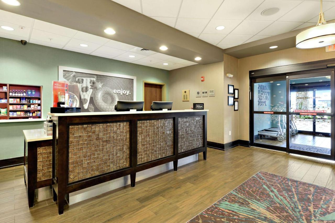 Hampton & Hotel 3*
