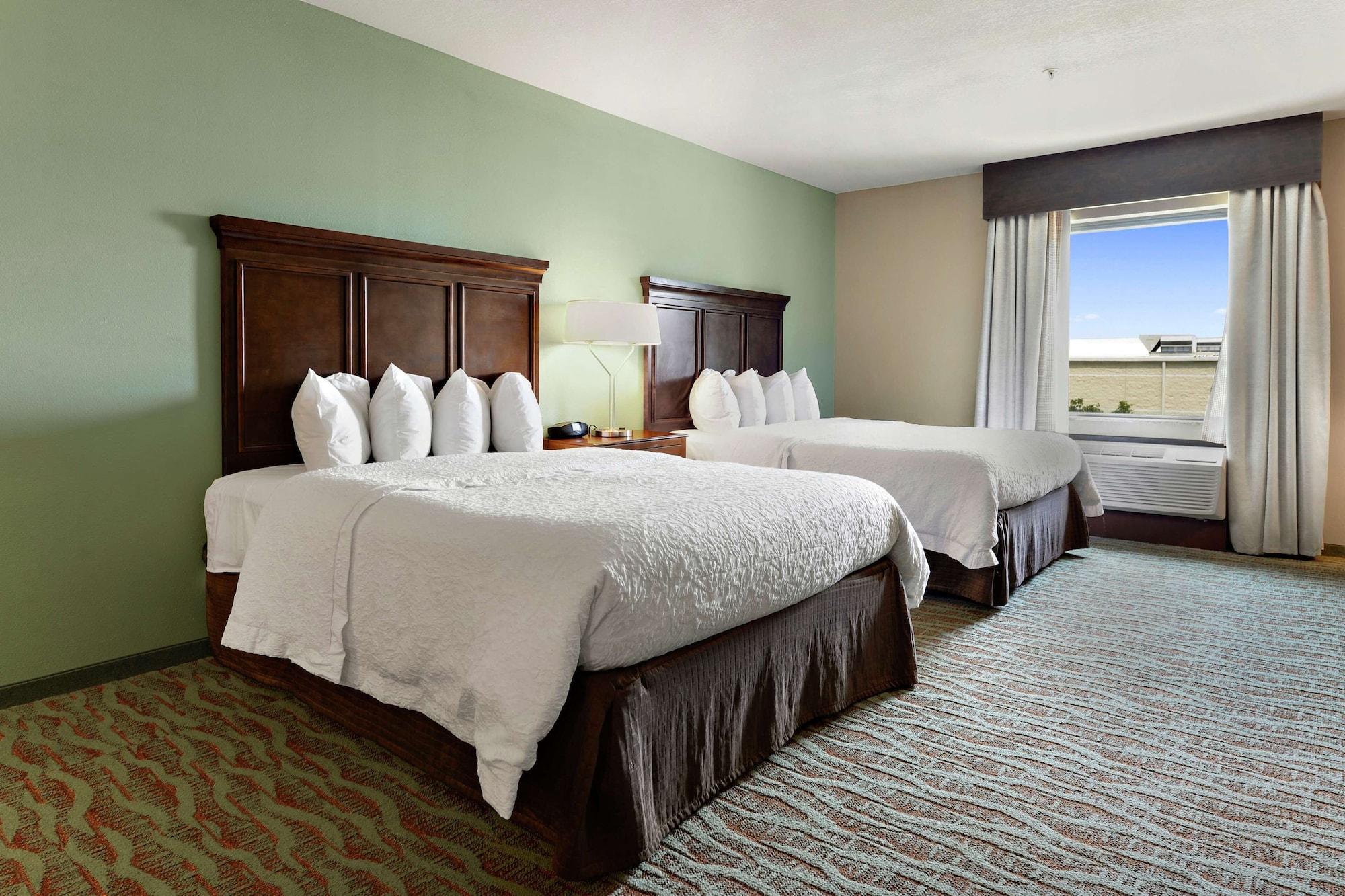 Hampton & Hotel Gulfport