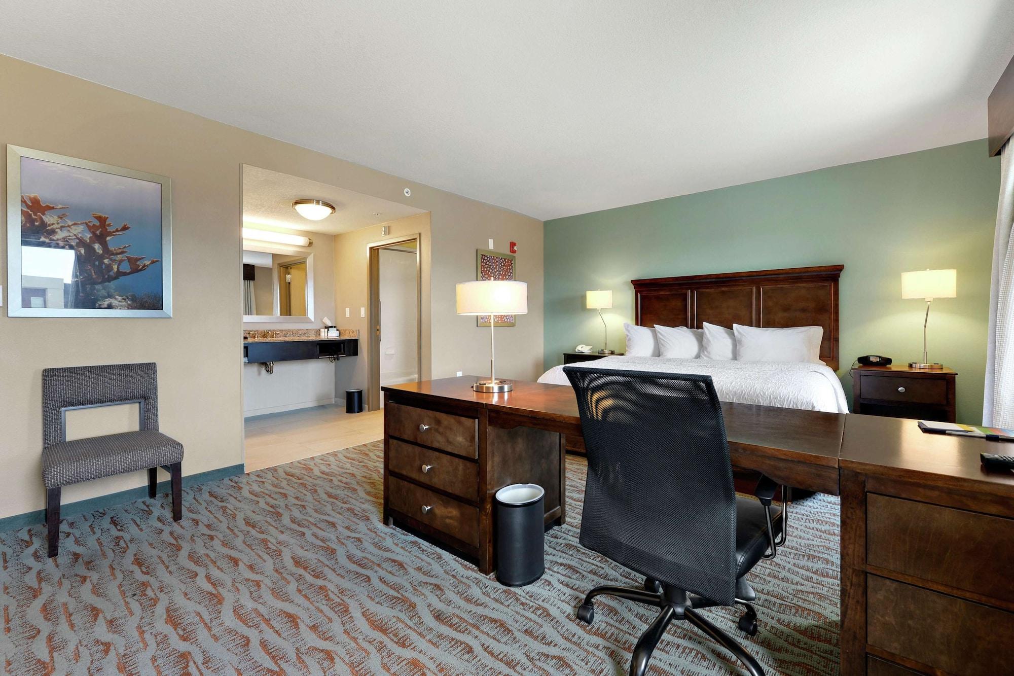 Hampton & Hotel 3*
